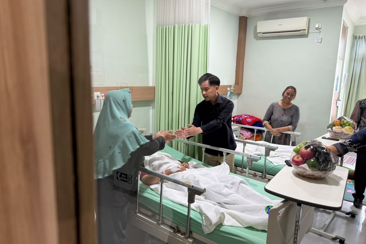 WAPRES TENGOK LANGSUNG SISWA KORBAN KERACUNAN MBG DI BRASTAGI, BIAYA PENGOBATAN DITANGGUNG NEGARA
