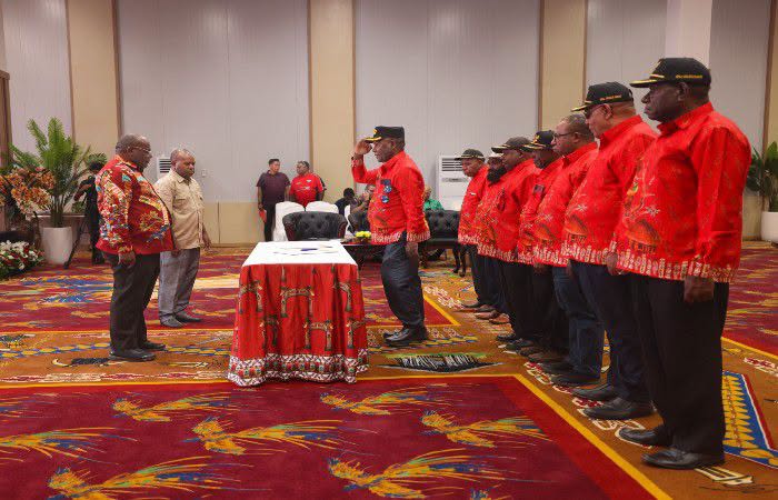 GUBERNUR MEKI NAWIPA TEGASKAN KEPALA SUKU TAK BOLEH MEMIHAK, HARUS JADI PENJAGA PERSATUAN DI PAPUA TENGAH