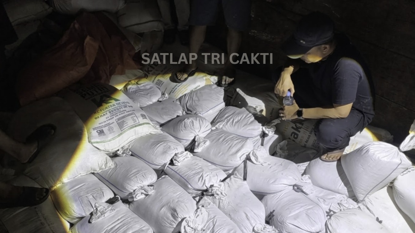 KEMBALI, TRI CAKTI BERHASIL GAGALKAN PENYELUNDUPAN 1,5 TON PASIR TIMAH KERING DI PANGKALPINANG