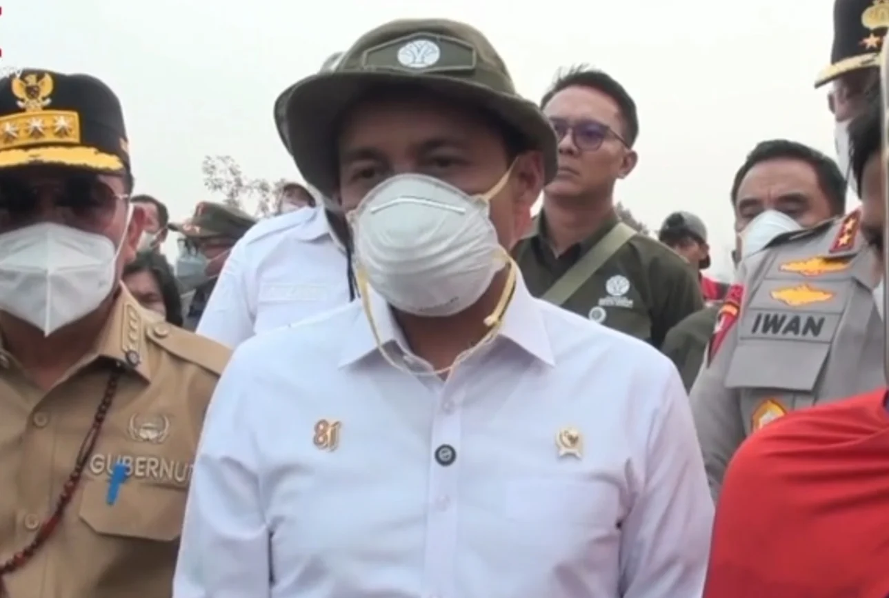 BUNTUT KEBAKARAN HUTAN, PEMERINTAH BEKUKAN IZIN LIMA PERUSAHAAN DI KALBAR , KORPORASI TAK LAGI KEBAL HUKUM