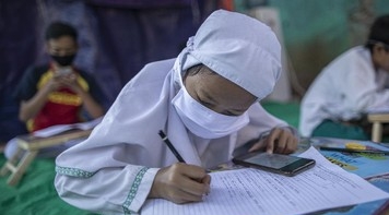 ASAP KARHUTLA PEKAT, PEMKOT PEKANBARU PINDAHKAN PAUD HINGGA SMP KE PEMBELAJARAN JARAK JAUH