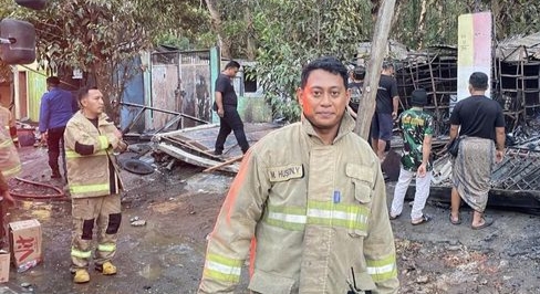 TAK MENGENAL LELAH, DAMKAR SEMARANG HADAPI BELASAN LAPORAN KEBAKARAN
