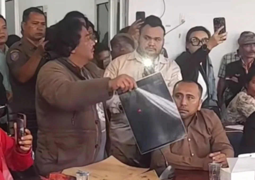 RDP MBG KARO BERUBAH JADI TANGIS DAN TUNTUTAN: “JANGAN ANGGAP INI HAL BIASA, MANA TANGGUNG JAWABNYA