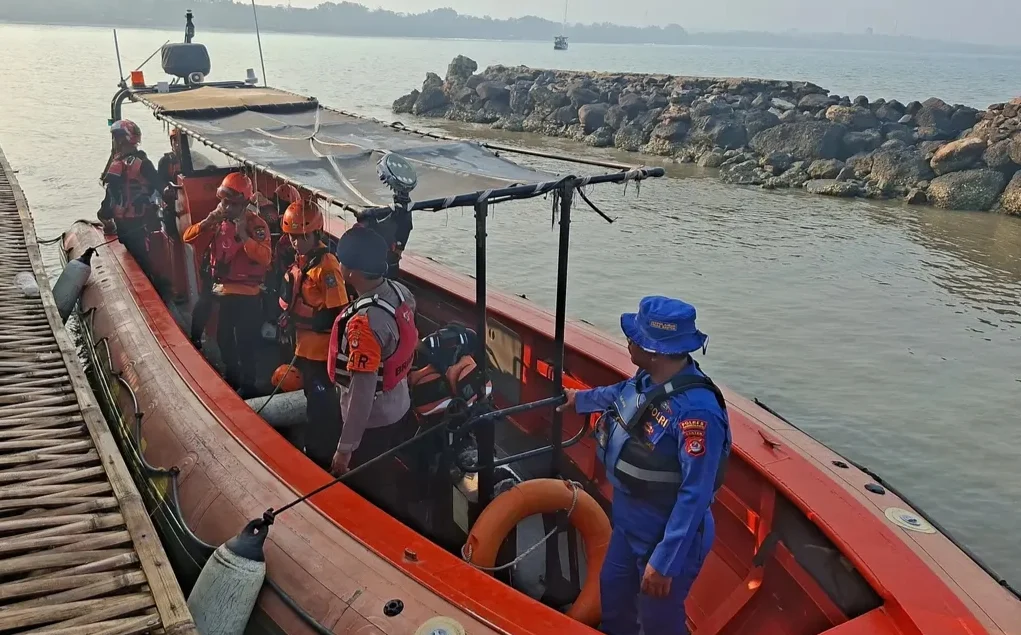 HARI KESEMBILAN PENCARIAN JURNALIS, BASARNAS BAGI 8 SEKTOR DAN PERSEMPIT PENYISIRAN HINGGA PESISIR