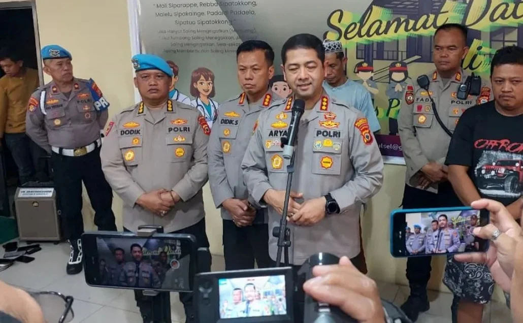WARGA TEWAS DIDUGA KENA PELURU POLISI SAAT BUBARKAN TAWURAN 100 ORANG DI TALLO KAPOLRESTABES MAKASSAR SELIDIKI SOP ANGGOTA