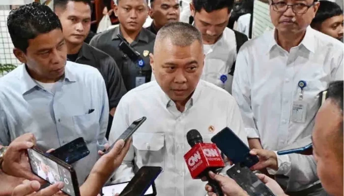 MENTERI PERHUBUNGAN MINTA INSPEKSI PESAWAT SEBELUM TERBANG PASCA ABU GAK