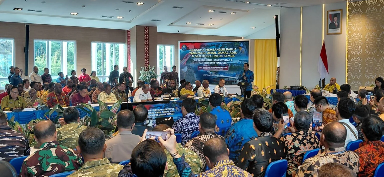 RAKOR BERSAMA MENKO AHY, GUBERNUR FAKHIRI DORONG PERCEPATAN KONEKTIVITAS ANTARWILAYAH DI ENAM PROVINSI PAPUA