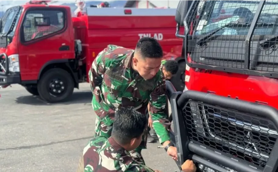 KEMENHAN PERKUAT RESPONS KEBAKARAN DI PAPUA PEGUNUNGAN, DUA MOBIL DAMKAR DIKIRIM KE JAYAWIJAYA