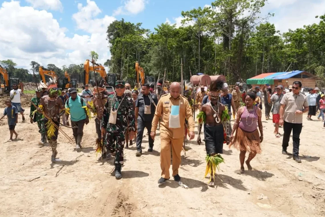 GUBERNUR PAPUA TEGASKAN TANAH CETAK SAWAH BUKAN MILIK PEMERINTAH