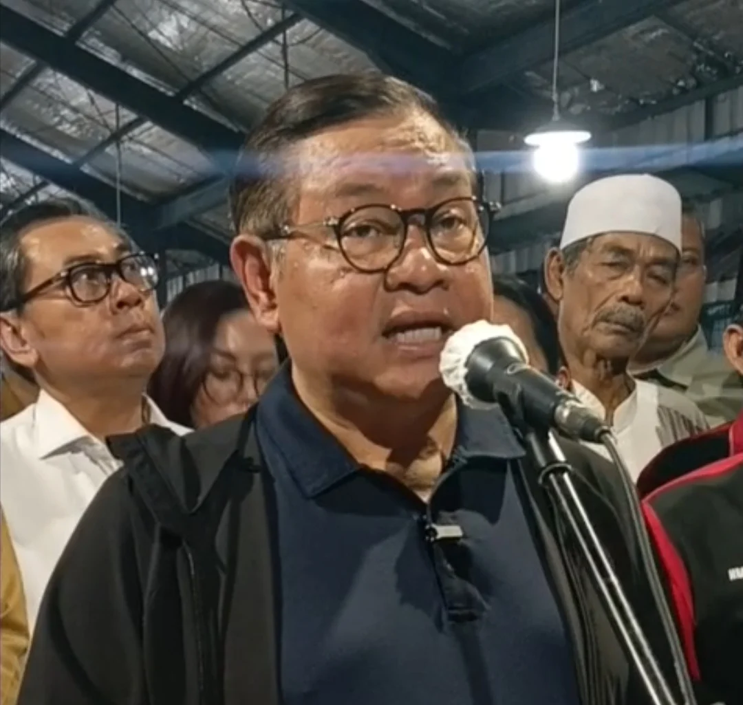 PRAMONO GRATISKAN RETRIBUSI 6 BULAN BUAT PEDAGANG RELOKASI KRAMAT JATI