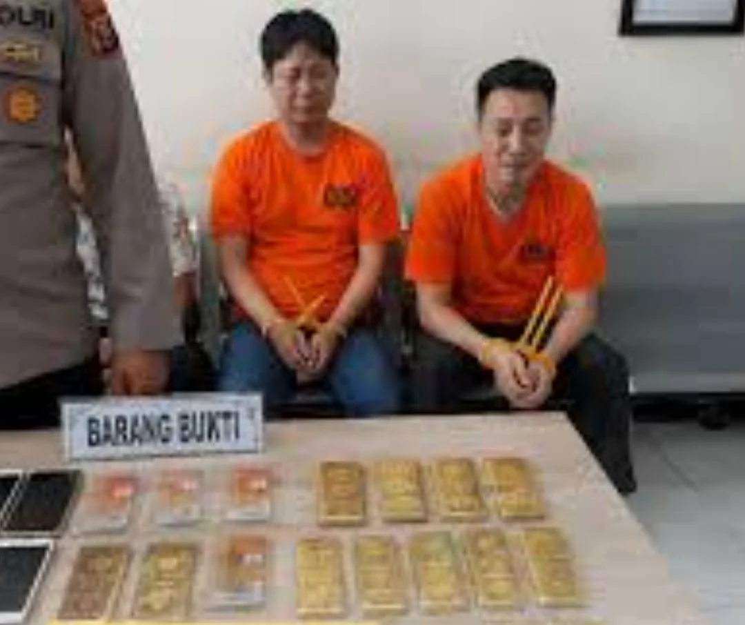 16 BATANG EMAS ILEGAL SENILAI MILIARAN DIGAGALKAN DI BANDARA SAM RATULANGI, DUA WNA CHINA DIAMANKAN