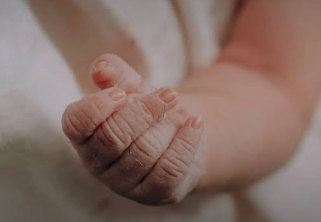 AYAH DI SORONG TEGA HABISI BAYI 4 BULAN DENGAN BALOK KAYU SAAT CEKCOK DENGAN ISTRI