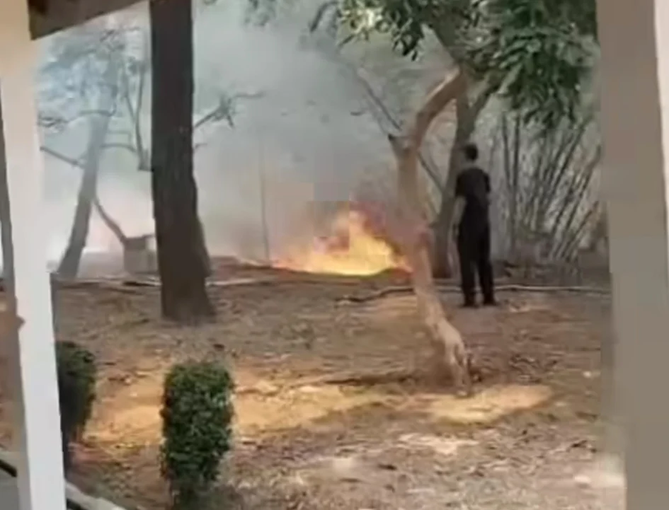 KEBAKARAN LAHAN GUNCANG RSD SIDAWANGI CIREBON PASIEN PANIK DIEVAKUASI DARI RUANG DAHLIA DAN CEMPAKA
