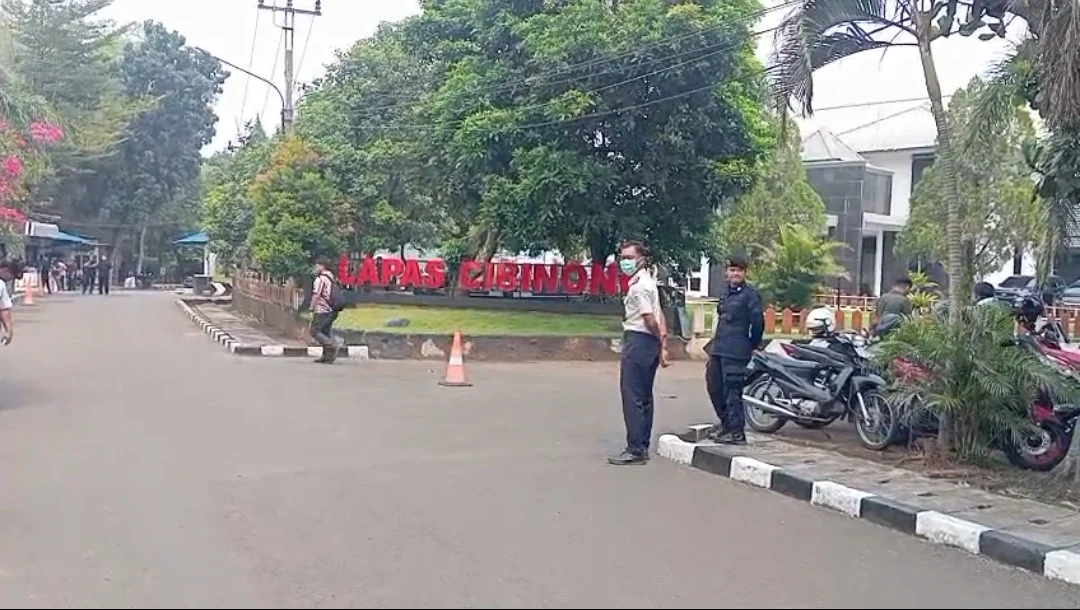 GEGER FASILITAS MEWAH DI LAPAS CIBINONG KOMISI XIII DPR SIDAK LANGSUNG