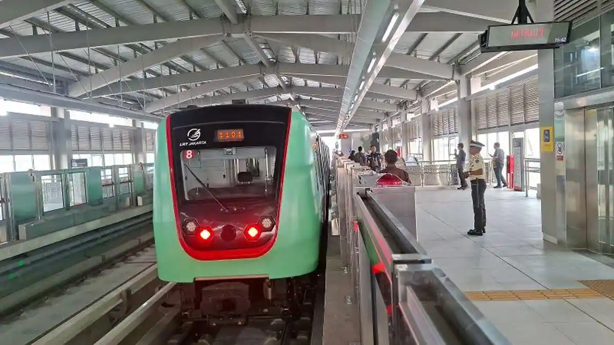 LRT KELAPA GADING–MANGGARAI RESMI DI UJI COBA, 28 MENIT TEMPUH 12,2 KM
