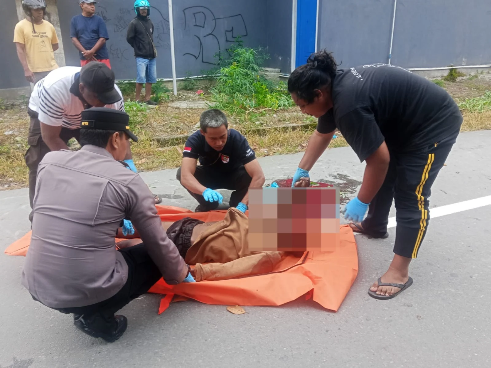 USUT DUGAAN TINDAK PIDANA PENGANIAYAAN, POLRES MIMIKA SELIDIKI PENEMUAN JENAZAH DI JALUR 2 SP 2 TIMIKA