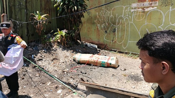 MAYAT PEREMPUAN DALAM KARDUS GEGERKAN WARGA BABAKAN CIPARAY, DI DUGA KORBAN PEMBUNUHAN