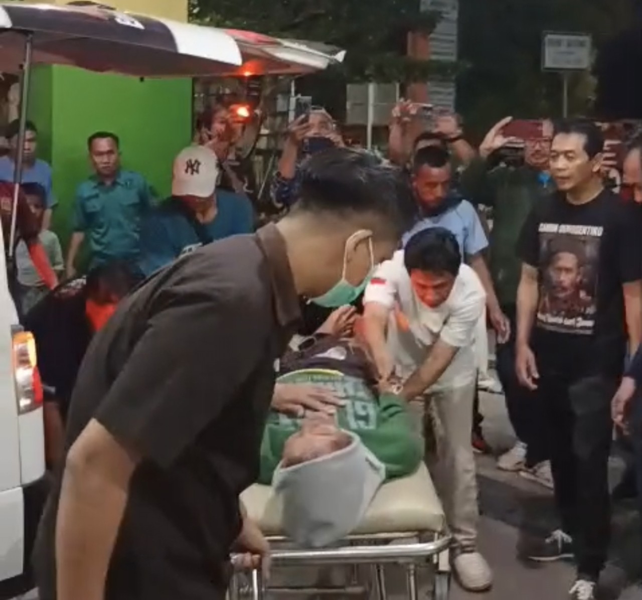 RATUSAN SISWA, BALITA DAN WALI MURID DI BAWANG BATANG DIDUGA KERACUNAN MBG