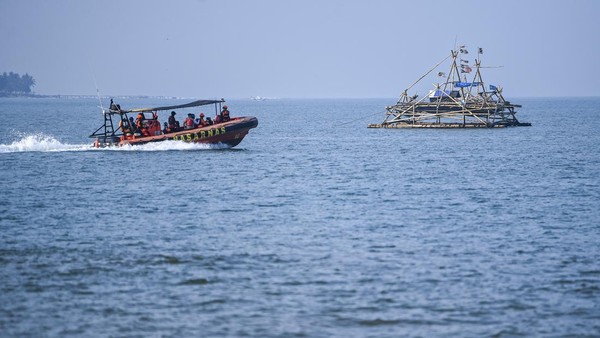 PENCARIAN JURNALIS DAN AWAK KAPAL HILANG DIPERLUAS 8509 NM DI HARI KE-10