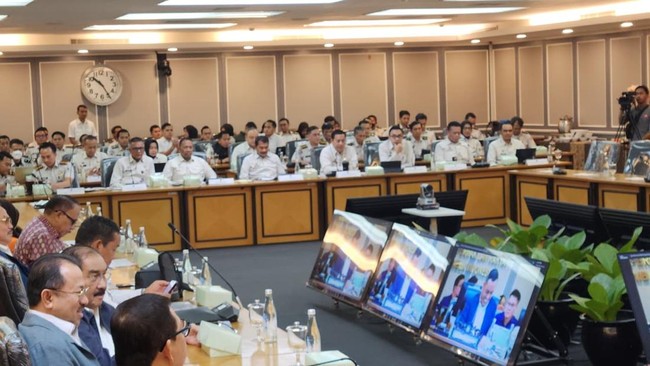 KALAPAS CIBINONG GELAGAPAN DICE CAR DPR SOAL FOTO NAPI DI RUMAH MEWAH DALAM LAPAS AKUI PERINTAHKAN HILANGKAN BARANG BUKTI