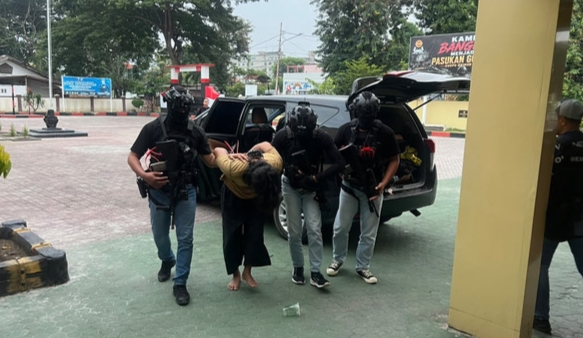 DENSUS 88 TANGKAP 11 TERDUGA TERORIS DI 6 PROVINSI, TERAFILIASI DAULAH ISLAMIYAH