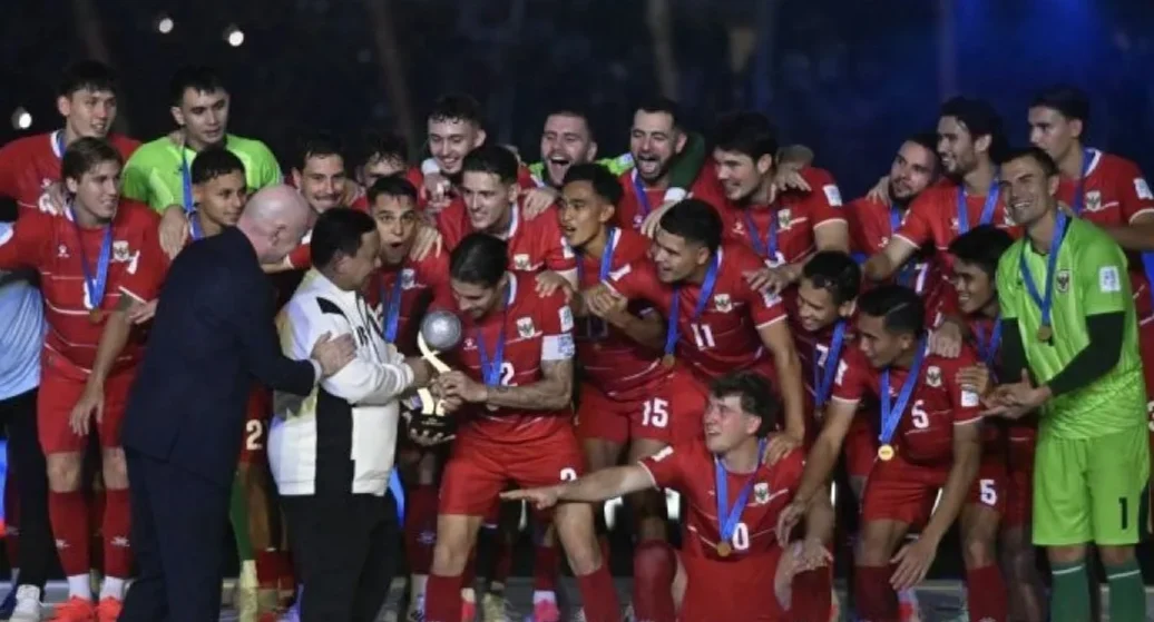 PRABOWO DAN INFANTINO SERAHKAN TROFI FIFA ASEAN CUP 2026, IKUT SELEBRASI BERSAMA GARUDA DI GBK