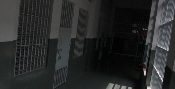 MISTERI TEWASNYA TAHANAN DI POLSEK KAJANG TERKUAK, SAKSI LIHAT KORBAN DIBENTURKAN KE TERALI