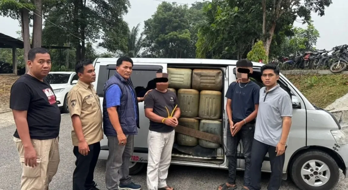 POLRES KUANSING UNGKAP PENYELEWENGAN 2.400 LITER PERTALITE, DUA PELAKU DIAMANKAN