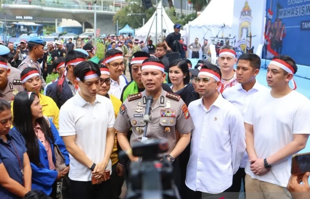 RAFFI AHMAD, POLISI DAN MAHASISWA  DEKLARASI SUMPAH PEMUDA DI BUNDARAN HI: MUSUH PEMUDA HARI INI HOAKS DAN UJARAN KEBENCIAN