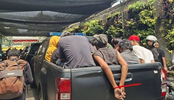 GEREBEK KAMPUNG AMBON DAN BONCOS, APARAT GABUNGAN TANGKAP 24 ORANG TERDUGA JARINGAN NARKOBA