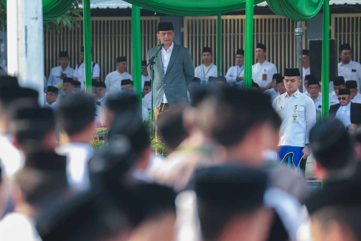 TEGAL JADI TUAN RUMAH HARI SANTRI JATENG 2026, GUBERNUR LUTHFI: SANTRI HARUS JADI GARDA TERDEPAN PEMBANGUNAN