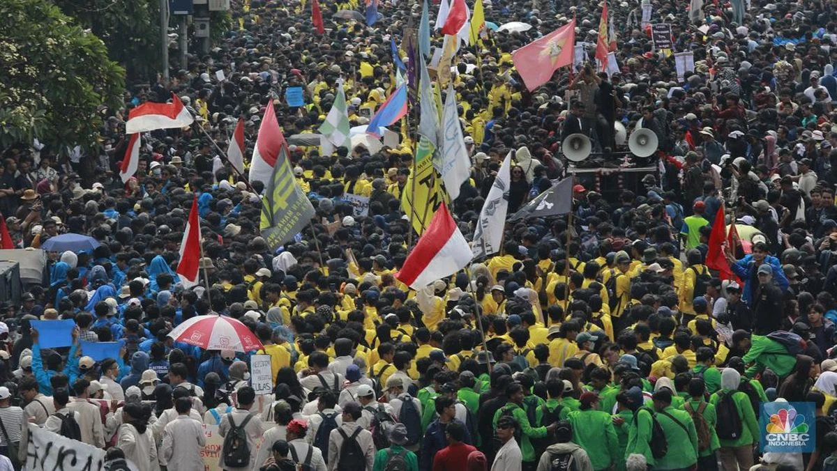 PEMERINTAH HORMATI DEMO MAHASISWA, JAWAB DENGAN DATA: KARHUTLA, EKONOMI, HINGGA PEMBERANTASAN KKN