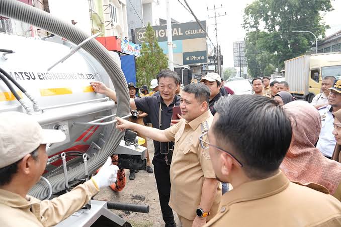 MAKASSAR JAJAKI TEKNOLOGI JEPANG LAWAN BANJIR, SEDOT DAN SEMPROT DRAINASE BERTEKANAN TINGGI