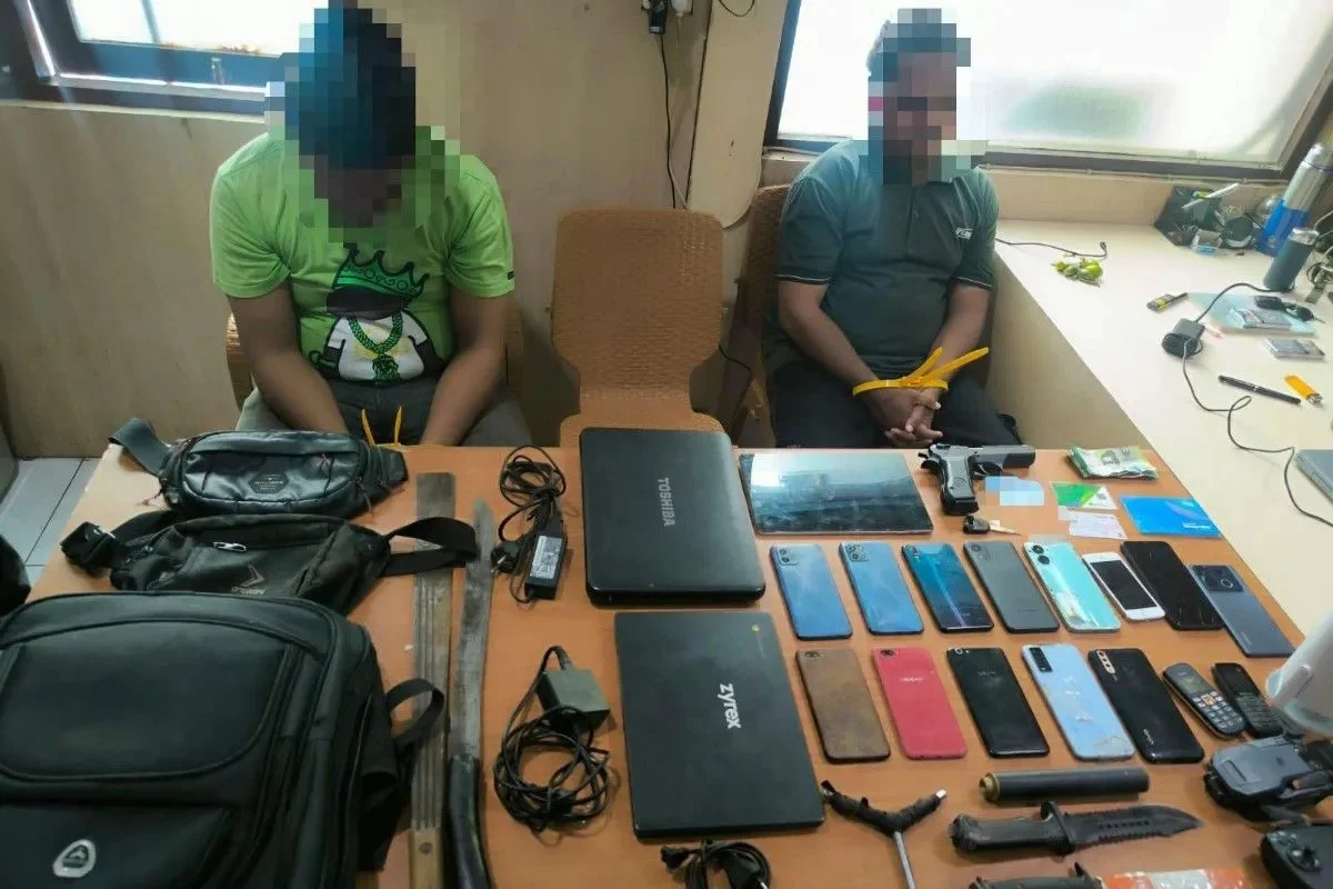PENGEMBANGAN JARINGAN SENJATA DAN AMUNISI ILEGAL, SATGAS DAMAI CARTENZ RINGKUS DUA ORANG DI WAENA JAYAPURA