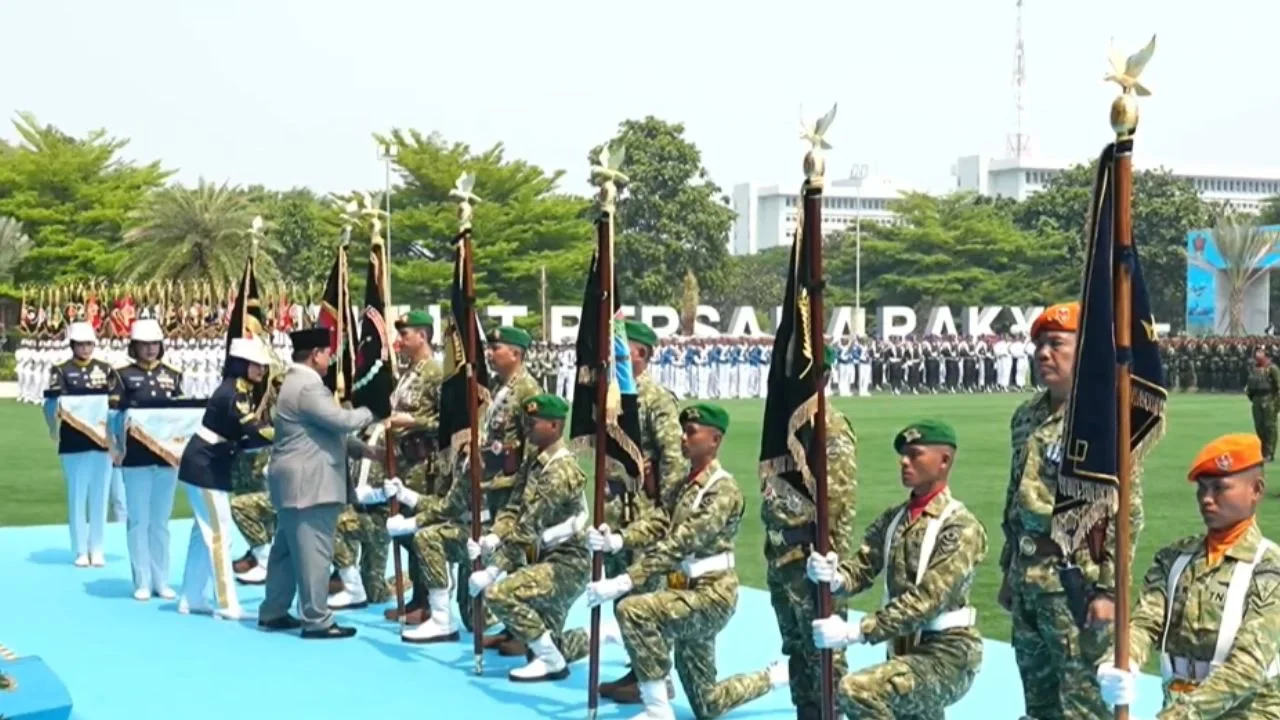 PERKUAT STRUKTUR PERTAHANAN NASIONAL, PRESIDEN PRABOWO SUBIANTO RESMI BENTUK ENAM KODAM BARU PADA HUT KE-81 TNI