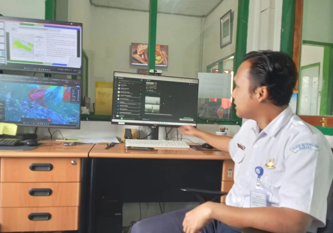 SEBARAN ASAP LINTAS BATAS GANGGU JARAK PANDANG BANDARA NOP GOLIAT DEKAI, BMKG INTENSIFKAN PEMANTAUAN CUACA PENERBANGAN