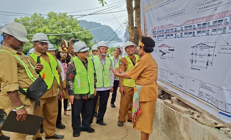 TINGKATKAN KUALITAS PENDIDIKAN PAPUA, KEMENDIKDASMEN ALOKASIKAN RP208 MILIAR UNTUK REVITALISASI 214 SEKOLAH