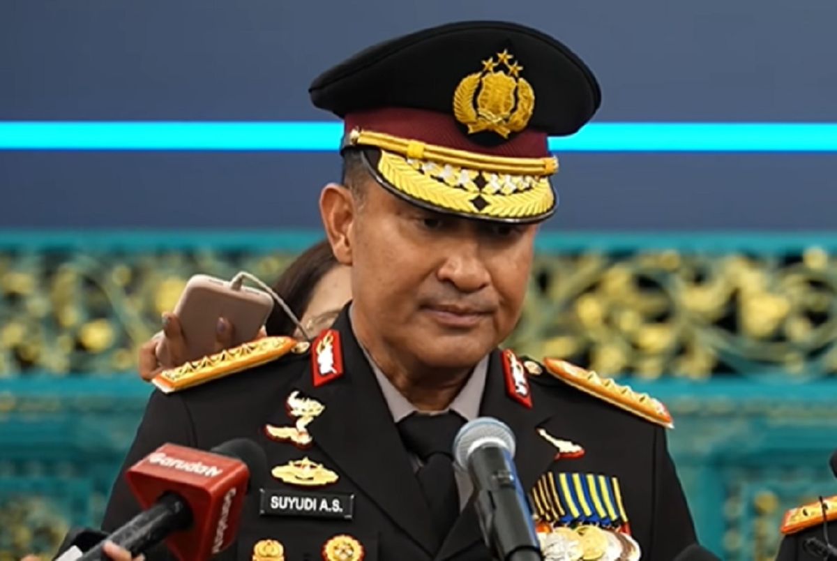 SEHARI JABAT KAPOLRI, SUYUDI ARIO SETO ROMBAK 19 KAPOLDA TERMASUK METRO JAYA