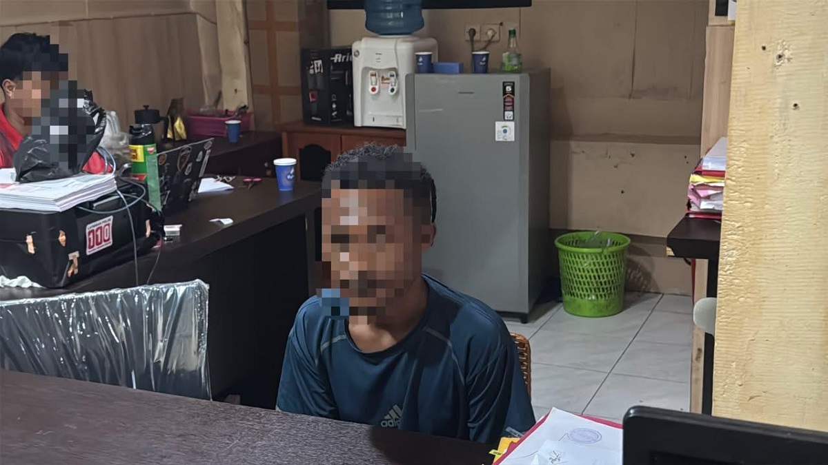 SATGAS DAMAI CARTENZ TANGKAP BURONAN PERANTARA JUAL BELI SENJATA ILEGAL DI JAYAPURA